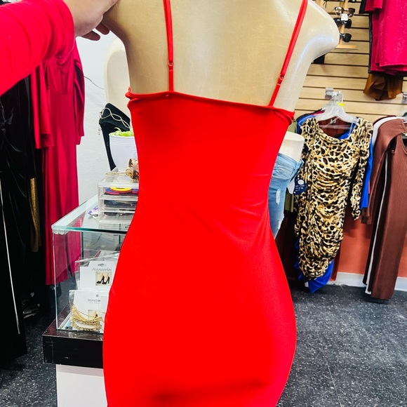 Dress - Picture 2 of 3